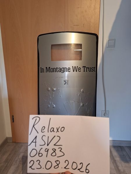 ,,In Montagne We Trust'' Schild 