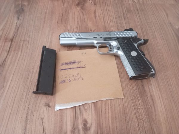 Knighthawk custom 1911 