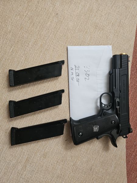 EMG / Salient Arms Int. RED 1911 Vollmetall GBB  3 Magazine