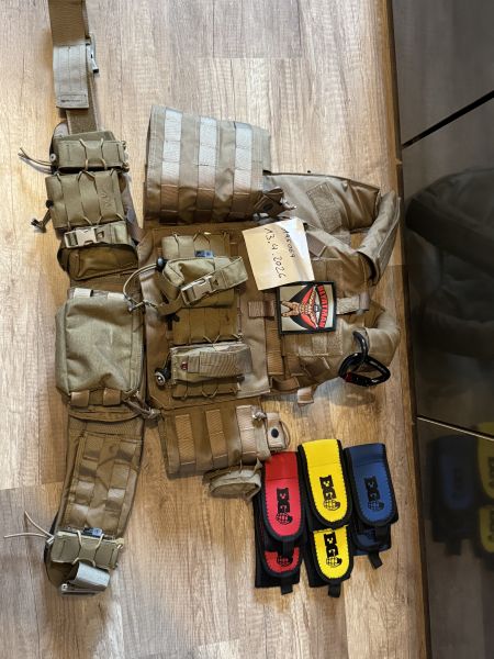 Plate Carrier + Belt und Zubehör 