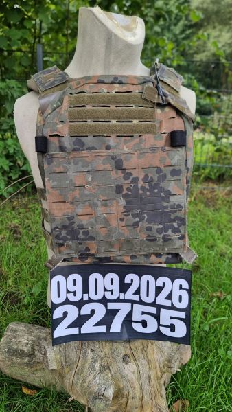 Lindnerhof Plattenträger PT VI. Generation RT, abwerfbar, in 5-Farb-Tarndruck / Flecktarn, Größe L.