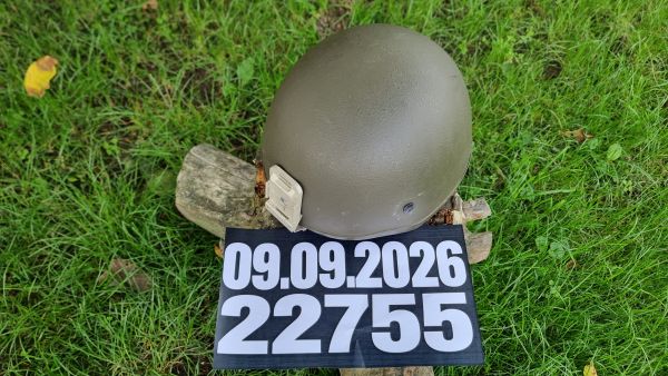 originaler Bundeswehr Fallschirmjäger-Gefechtshelm Schuberth 828 aus Aramid in Größe L