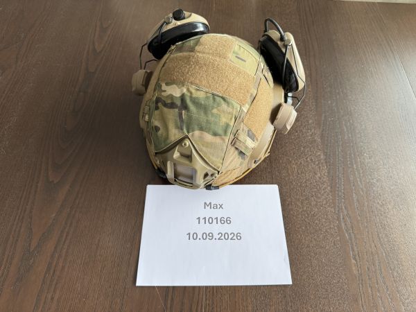 FAST-Helm mit Z-Tac Headset