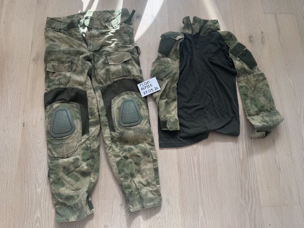 Invader Gear A-TACS FG Set – Combat Shirt + Hose mit Kniepads – Größe M