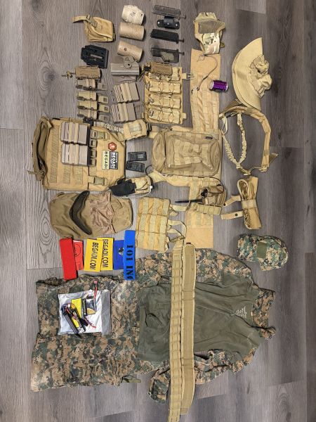 Airsoft Ausrüstungsset! Kleidung, Pouches uvm.