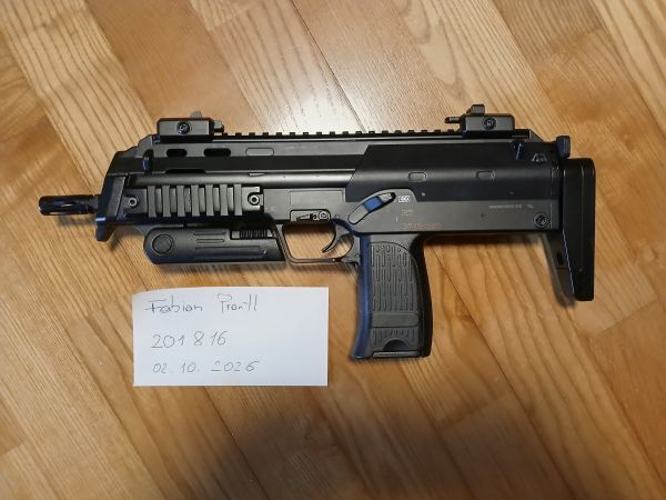 Mp7 mit 2 Magazinen