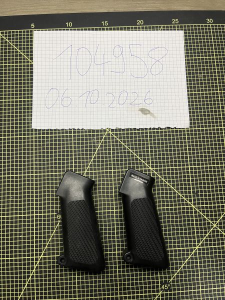 2x vfc m16a1 grip 