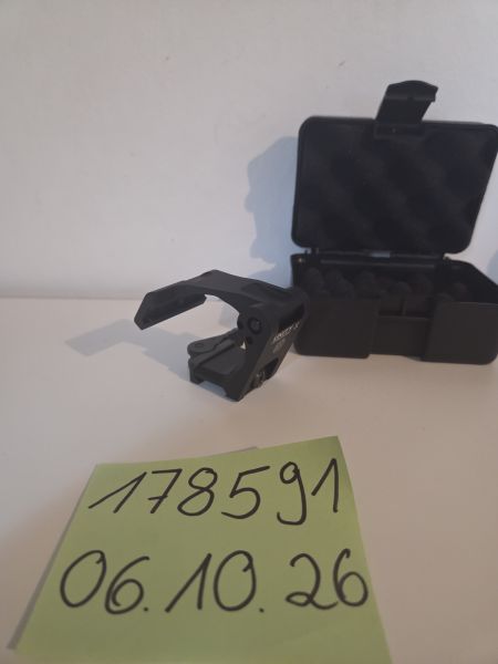 Unity Riser Mount FTC Schwarz 