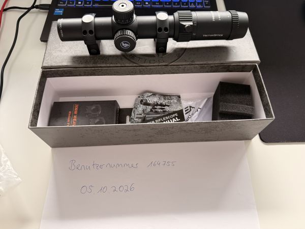 Vector Optics Forester Gen2 1-5 x 24 mit Linsenschutz und Riser