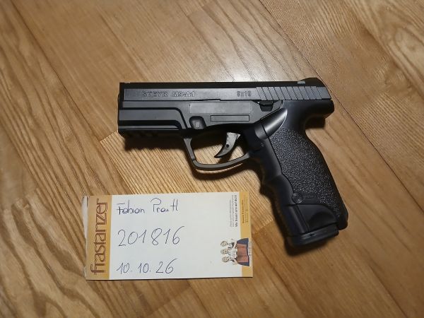 Steyr M9A1 inkl. Holster