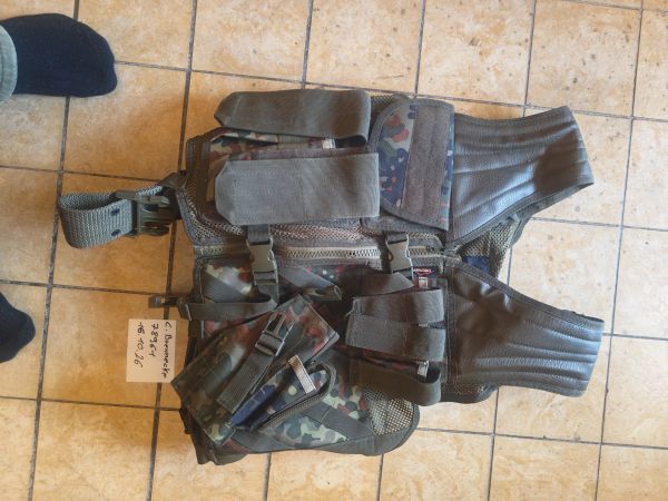  Bundeswehr Flecktarn Plattenträger / Tactical Weste mit MOLLE und Taschen