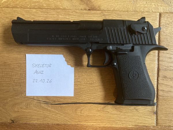 Tokyo Marui Desert Eagle Hard Kick mit 2 Mags 