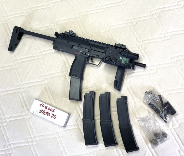 Vfc MP7 S-AEG V2 mit Tragegeschirr 