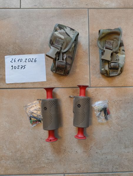 2 Airsoft Federdruck-Granaten mit Taschen in Multicam 